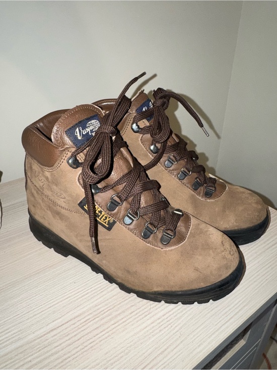 Vasque Shoes - Vasque Brown Lace-Up Cowhide Leather Hiking Boots womens size 7